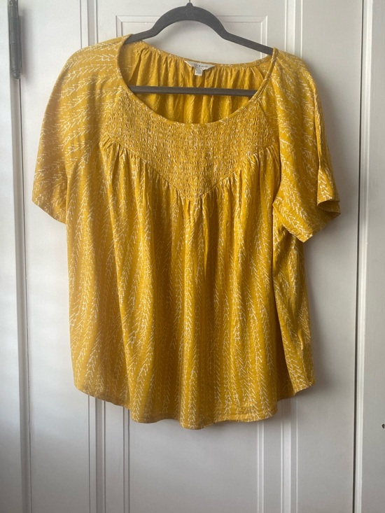 Lucky Brand Tops - Lucky Brand mustard yellow white print swing top tee XL